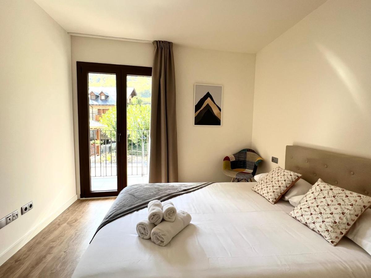 Espot Cowork & Apartments - L'Amfitriona Екстер'єр фото