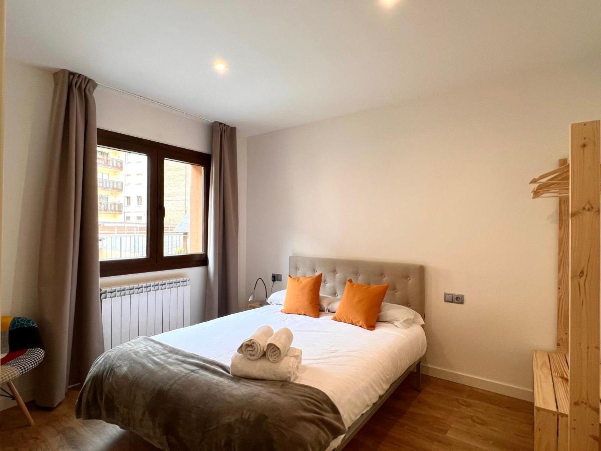 Espot Cowork & Apartments - L'Amfitriona Екстер'єр фото